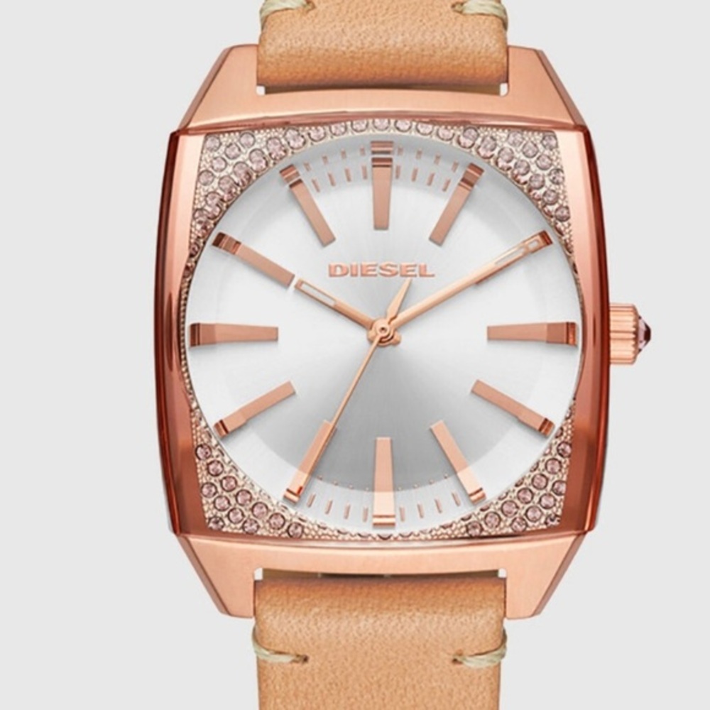 NWOT Diesel “Becky” rose gold women’s watch 32mm square face